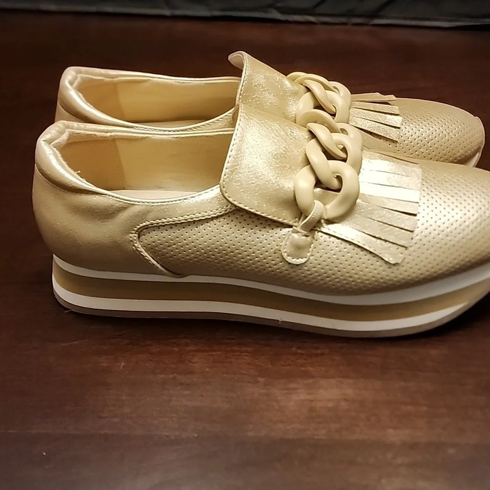 Coconut by Matisse Gold Bess Platform Loafer sz 9